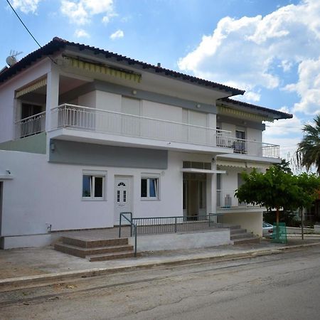 Seaside Apartments 네아 이라클리아 외부 사진