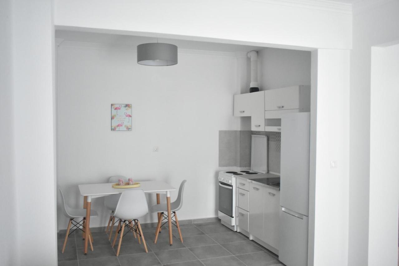 Seaside Apartments 네아 이라클리아 외부 사진