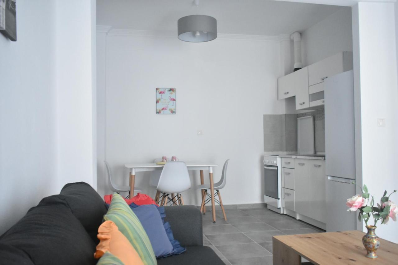 Seaside Apartments 네아 이라클리아 외부 사진