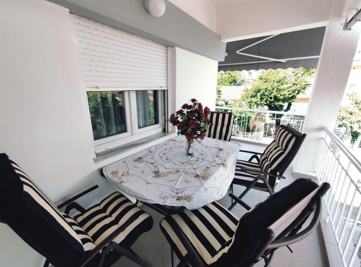 Seaside Apartments 네아 이라클리아 외부 사진